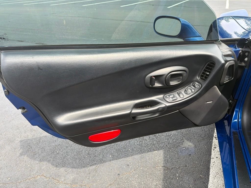 Used 2002 Electron Blue Metallic Chevrolet Base image 12