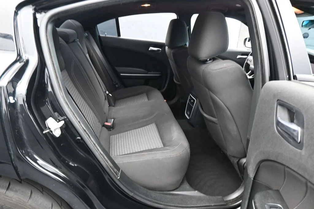 Used 2023 Pitch Black Clearcoat Dodge SXT image 31