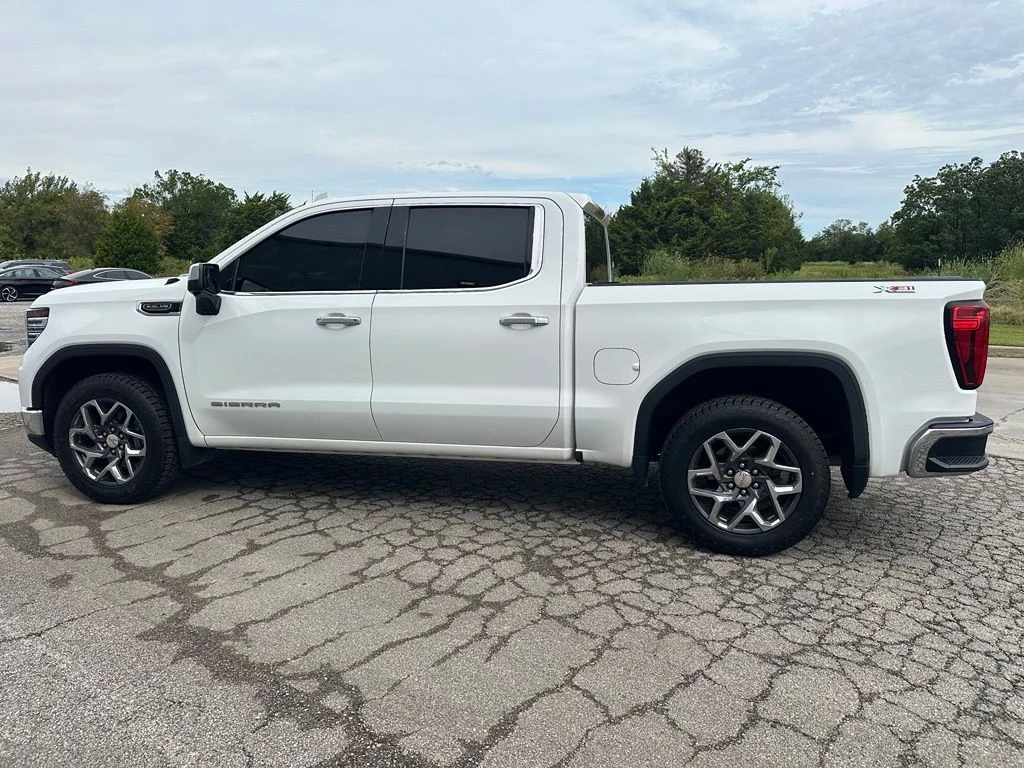 2022 GMC Sierra 1500 SLT - Photo 8