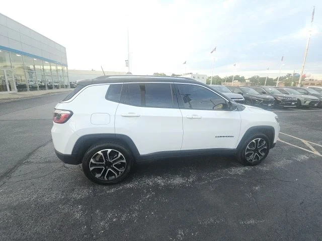 Used 2022 White Jeep Limited image 2