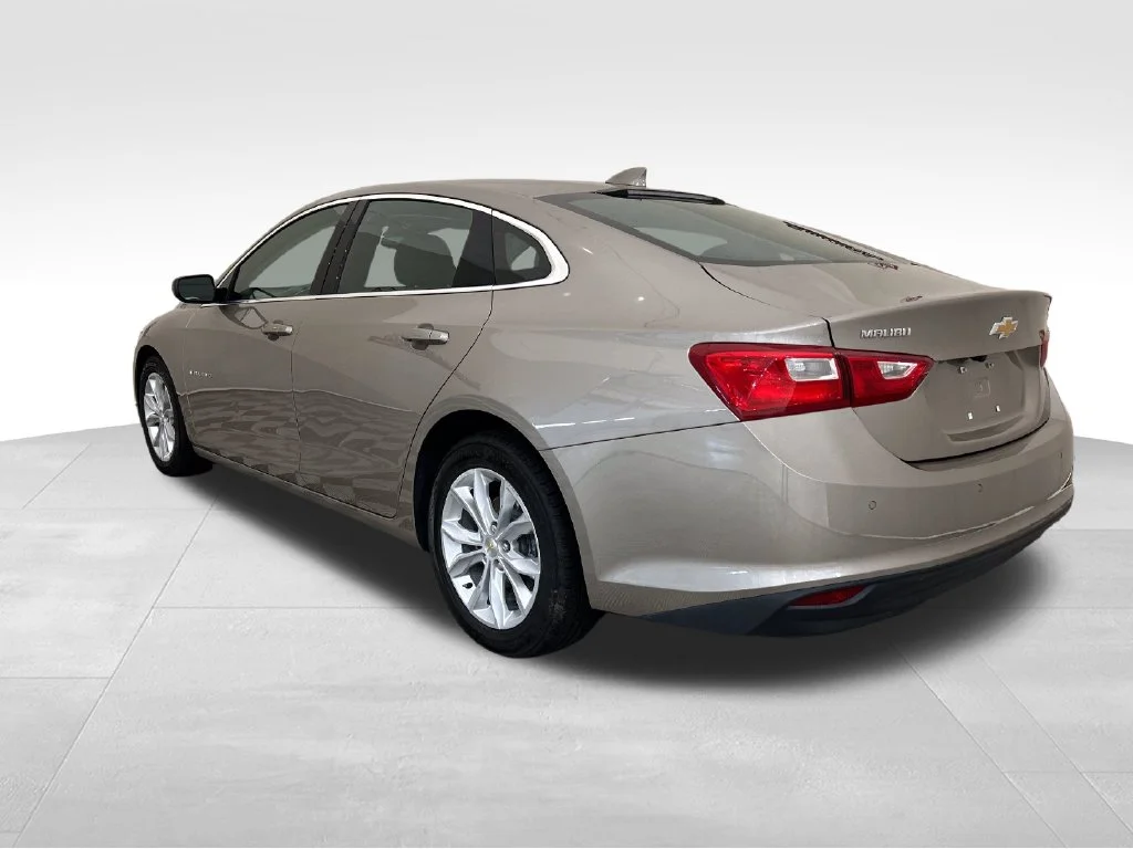 Used 2025 Gray Chevrolet LT image 3