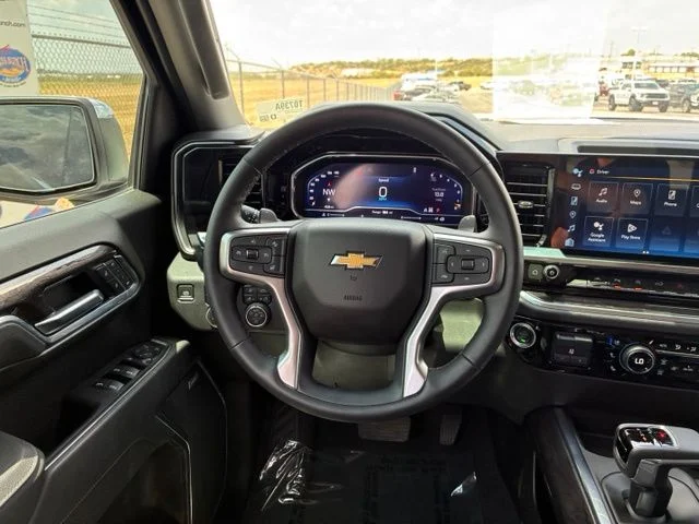 Used 2025 Summit White Chevrolet LTZ image 13