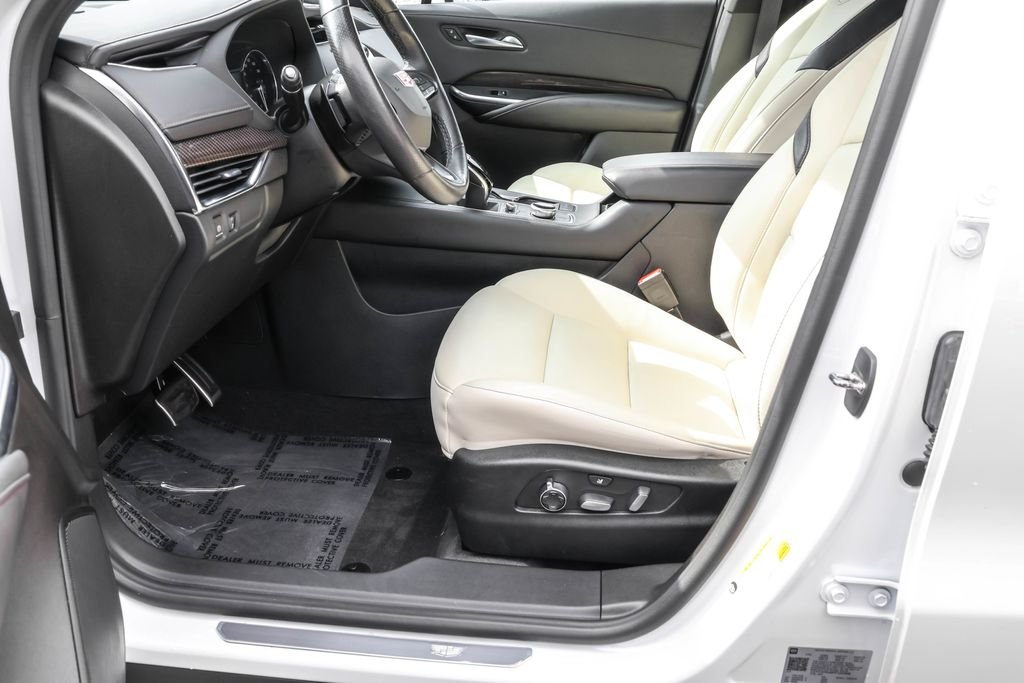 Used 2023 White Cadillac Sport image 19