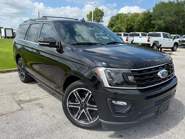 2019 Ford Expedition Limited's photo