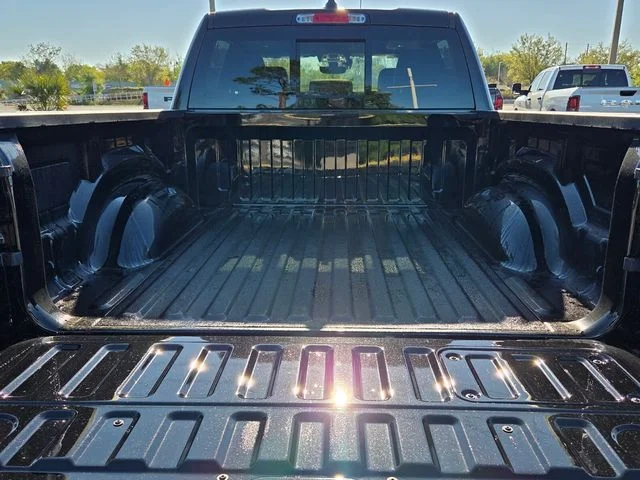 New 2026 Diamond Black Crystal Pearl-Coat Exterior Paint RAM Laramie image 7