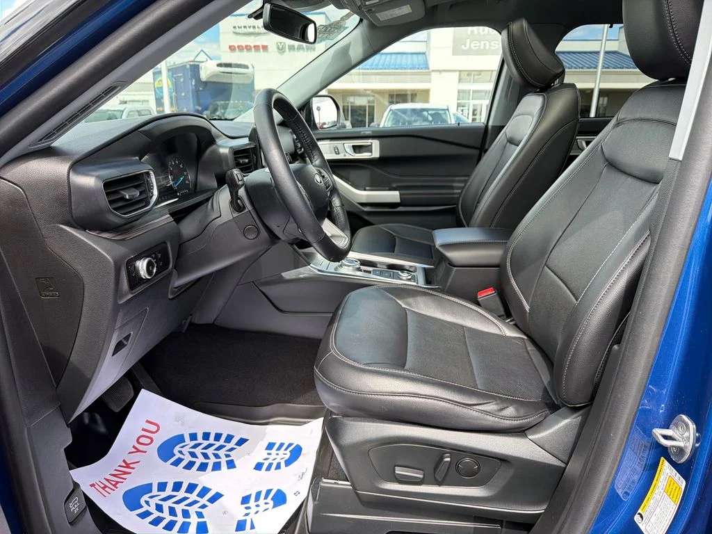 Used 2023 Blue Ford Limited image 9