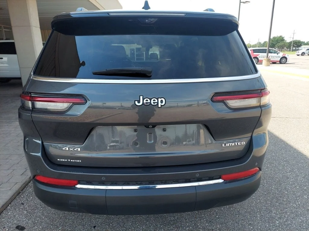 Used 2023 Gray Jeep Limited image 6