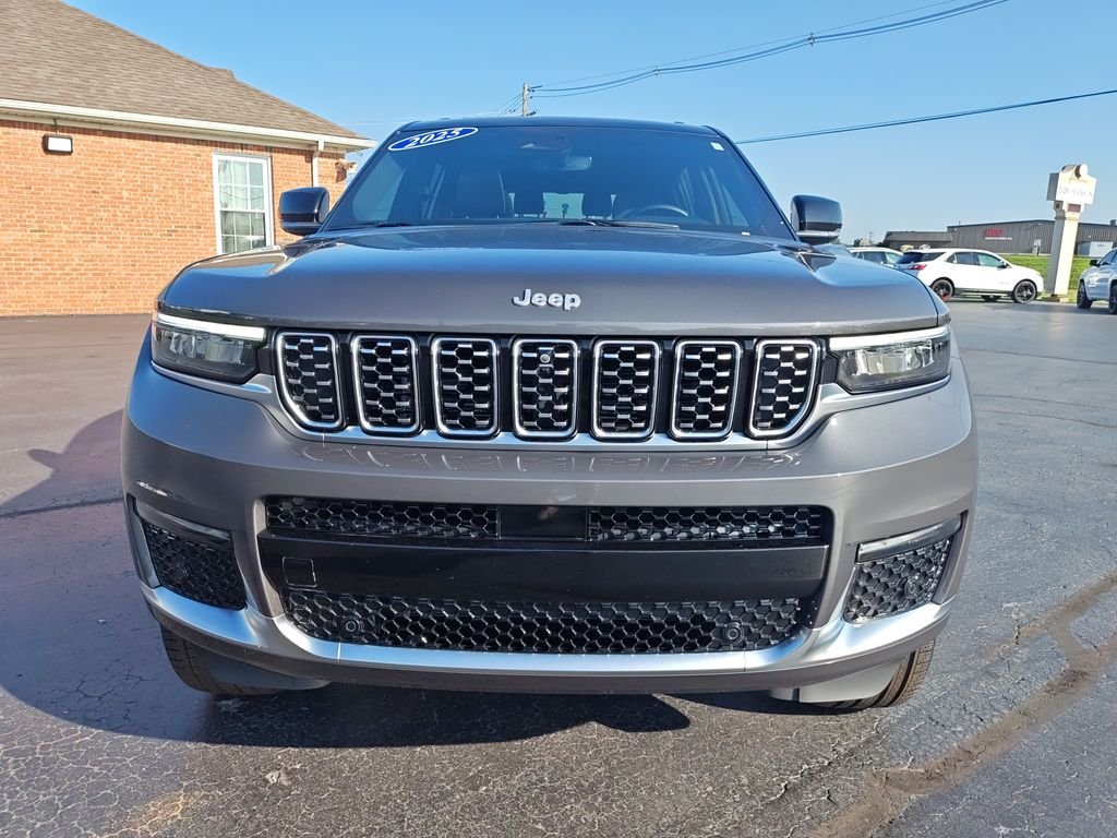 Used 2025 Gray Jeep Summit image 8