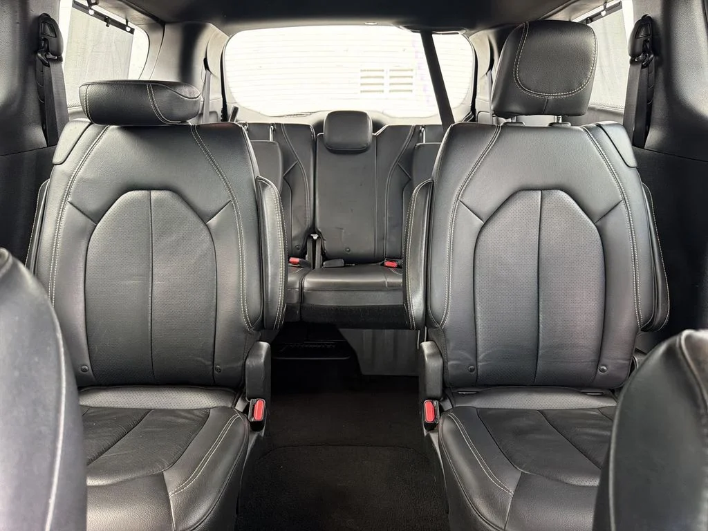 Used 2021 White Chrysler Touring L image 13