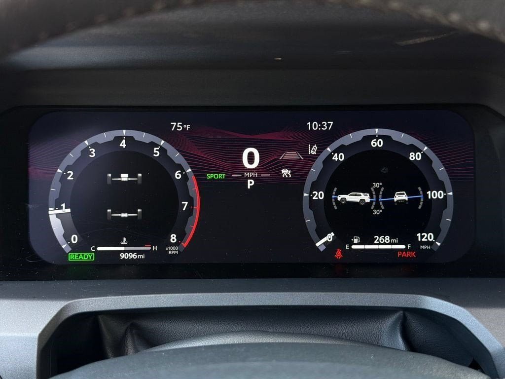 Used 2025 Everest Toyota Hybrid Trailhunter image 20