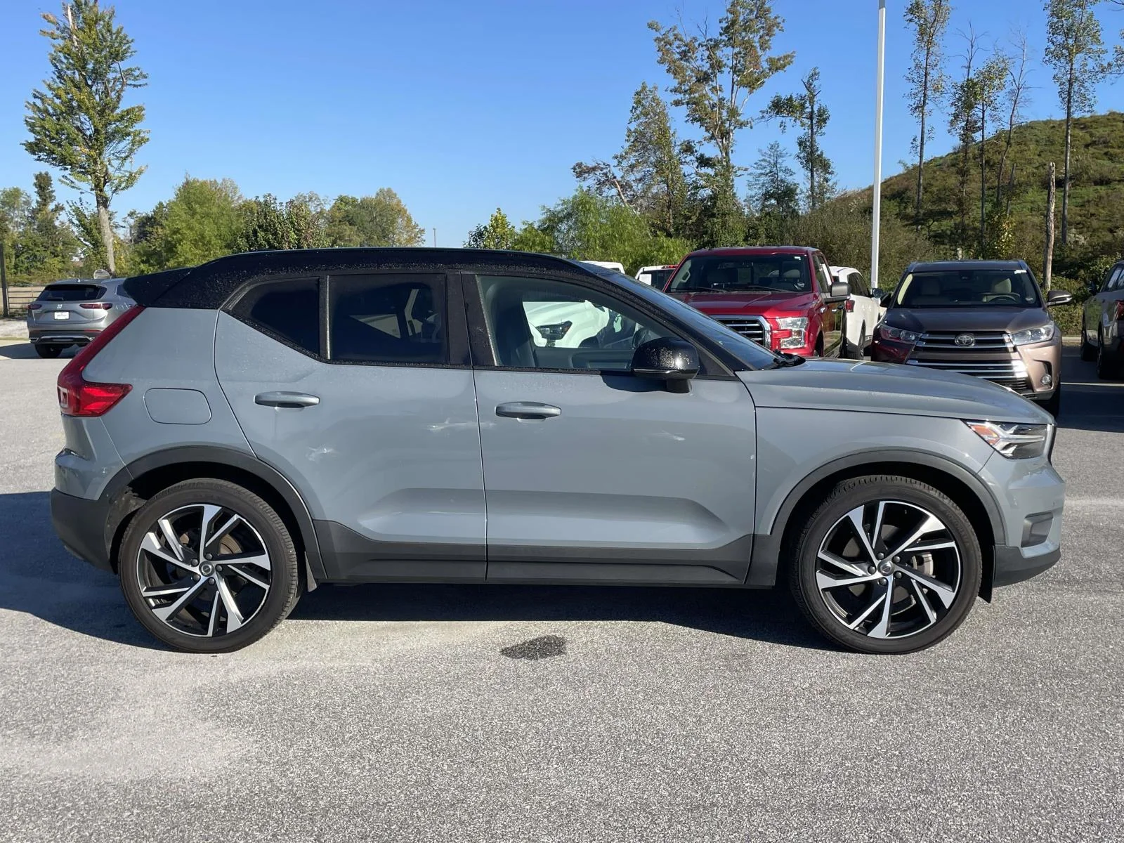 Used 2021  Volvo R-Design image 29