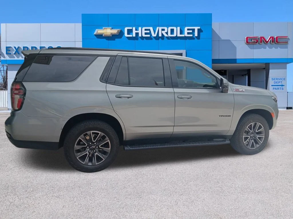 Used 2024 Gray Chevrolet Z71 image 10