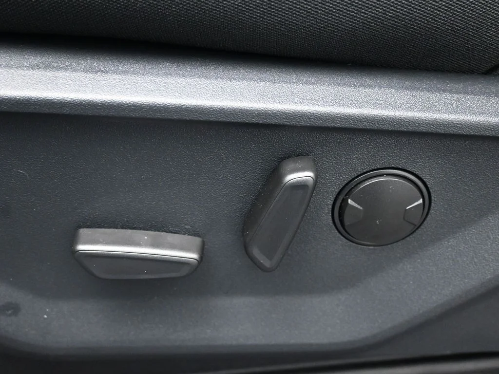 New 2026 Agate Black Metallic Ford XLT image 10