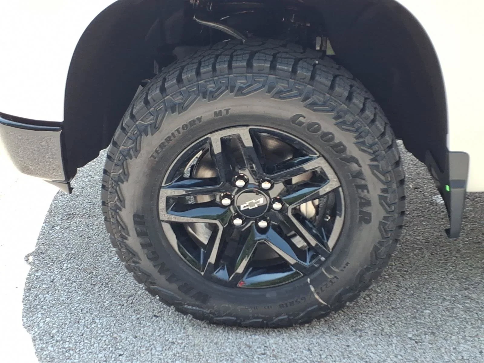 New 2026 Summit White Chevrolet Custom Trail Boss image 20