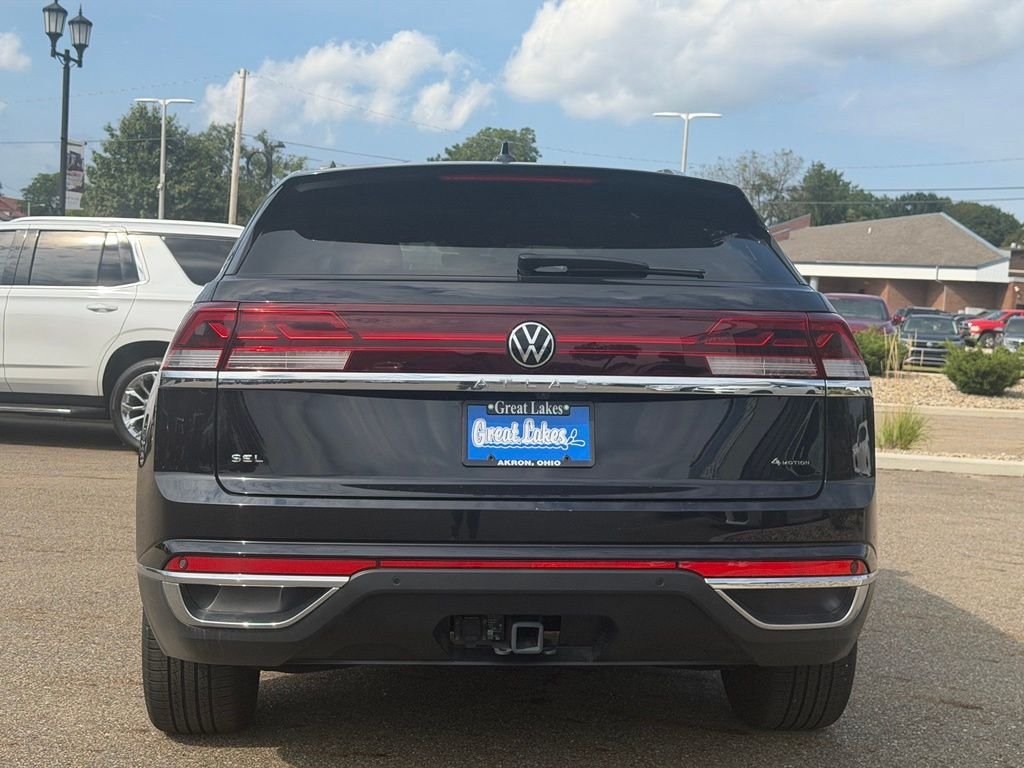 Used 2026 Black Volkswagen 2.0T SEL image 4
