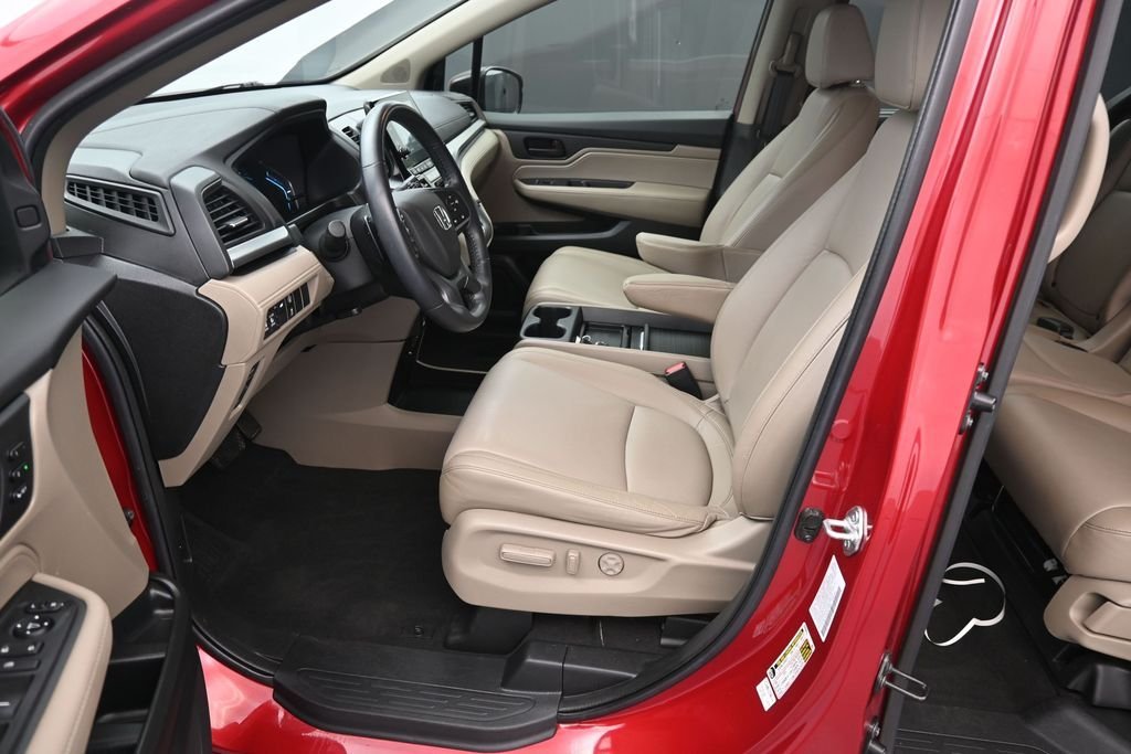 Used 2023 Modern Steel Metallic Honda EX-L image 14