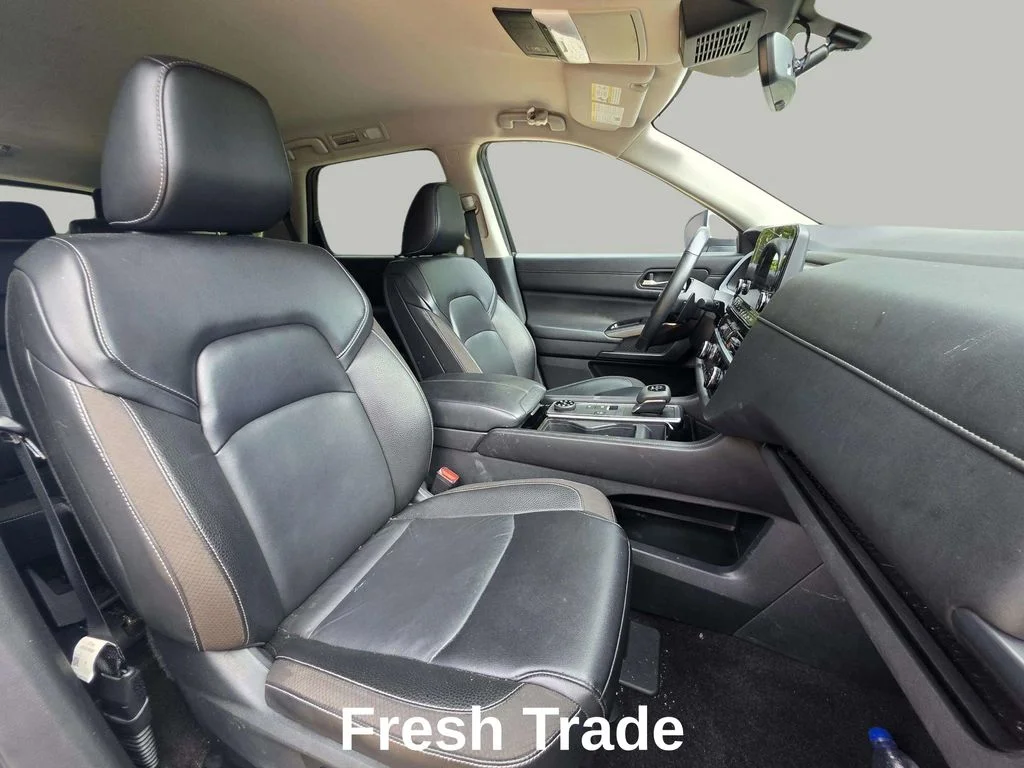 Used 2024 Pearl White Tricoat Nissan SL image 12