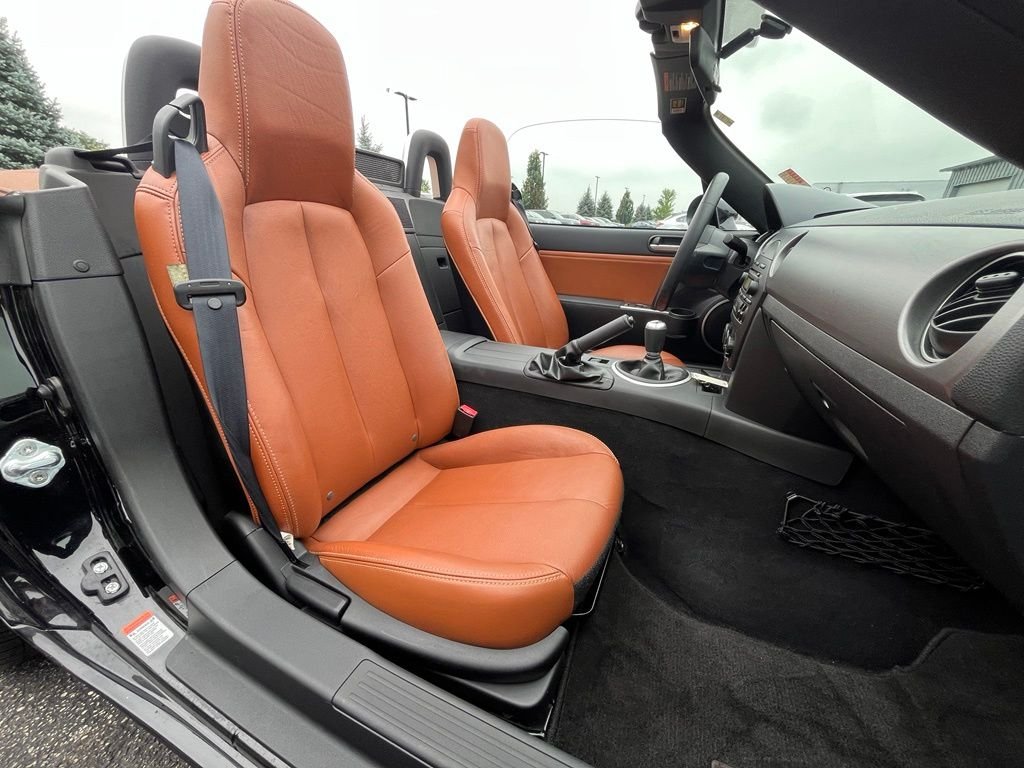 Used 2008 Black Mazda Grand Touring image 22