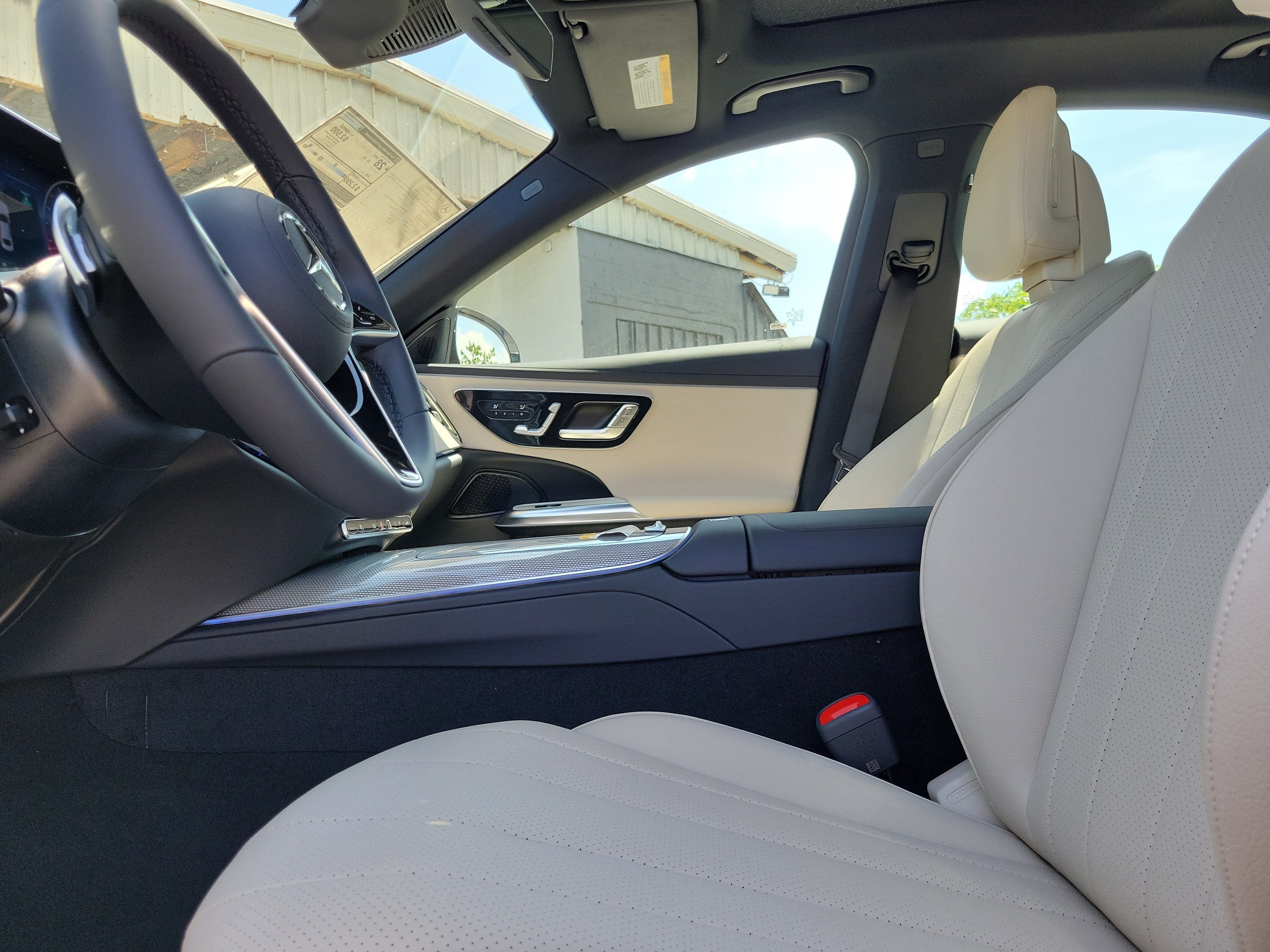 New 2026 MANUFAKTUR Moonlight White Metallic Mercedes-Benz E 350 image 51