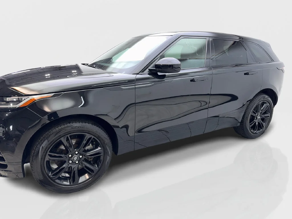 Used 2023 Black Land Rover R-Dynamic S image 12