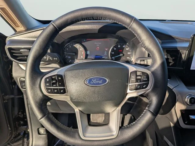 Used 2023 Black Ford XLT image 28