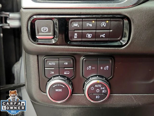 Used 2025 Silver GMC Denali image 27