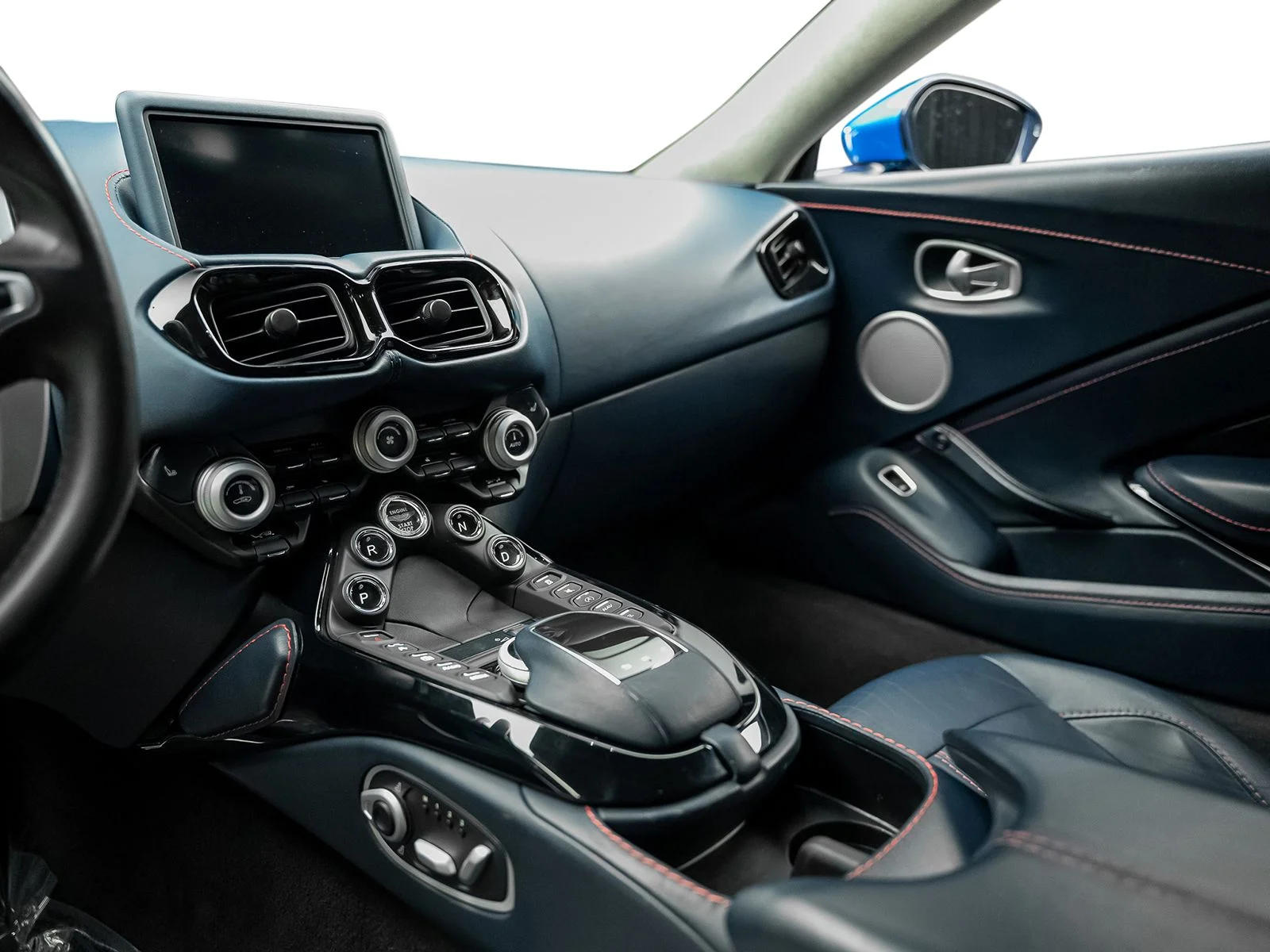 Used 2020 Blue Aston Martin Base image 39