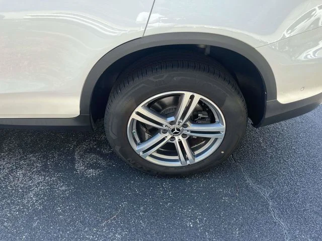 Certified Used 2022 White Mercedes-Benz GLC 300 image 11