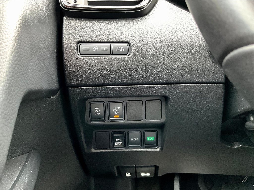 Used 2017 Black Nissan SV image 17