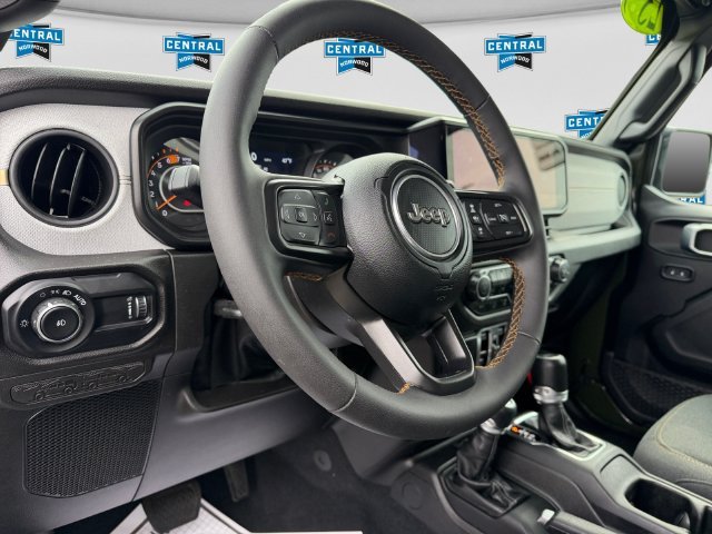 Used 2024 Green Jeep Sport S image 15