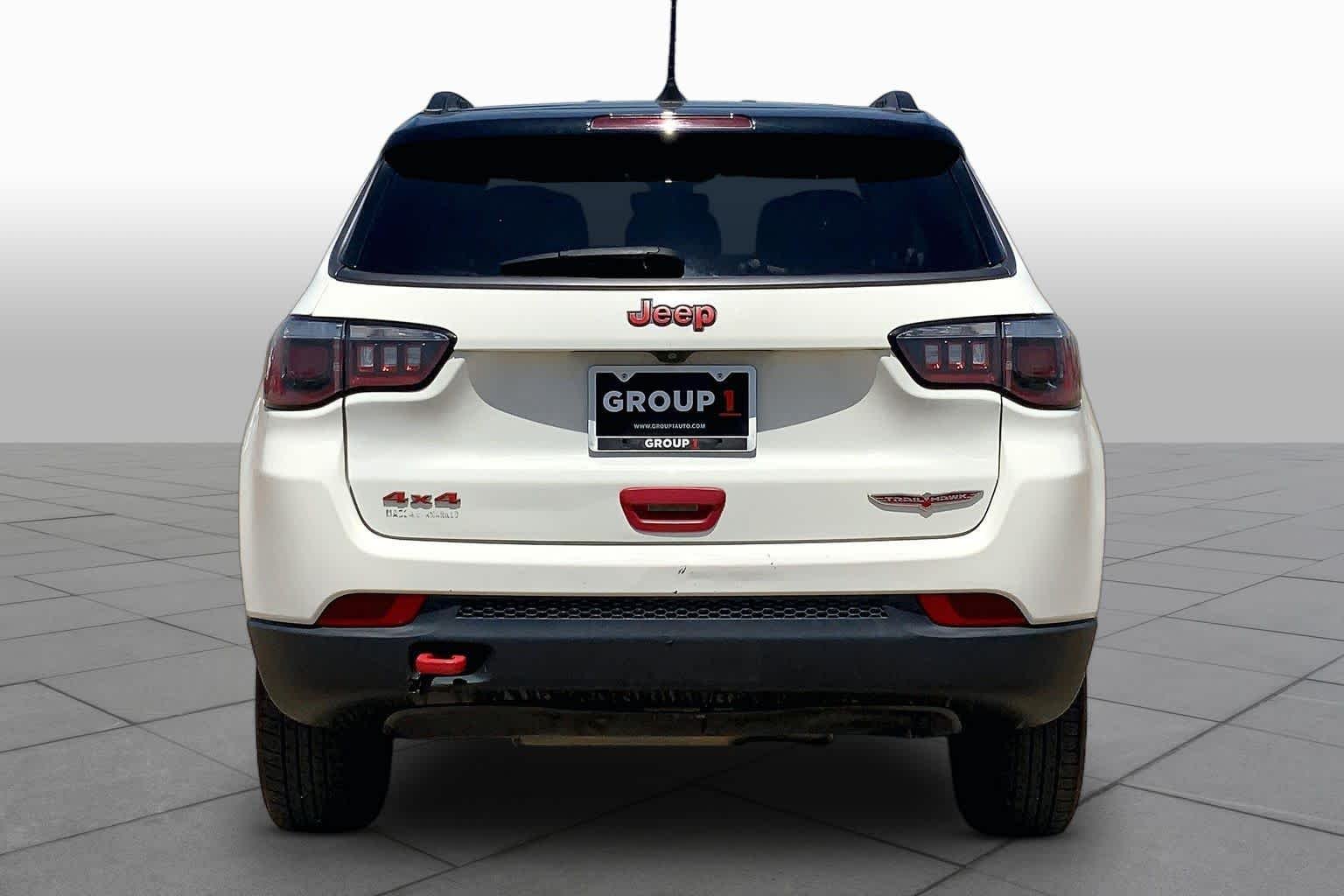 Used 2019 White Clearcoat Jeep Trailhawk image 5