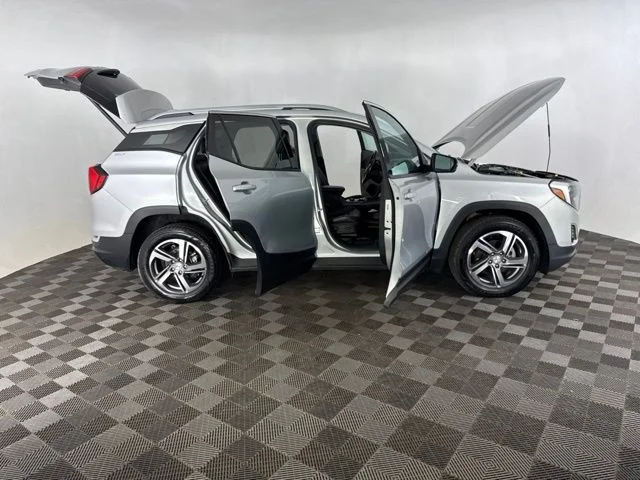 Used 2021 Silver GMC SLT image 15