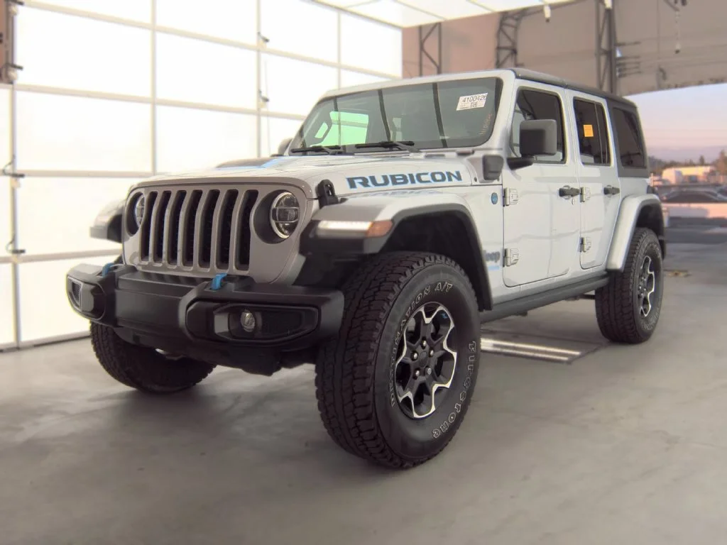 Used 2022 Silver Jeep Unlimited Rubicon 4xe image 1