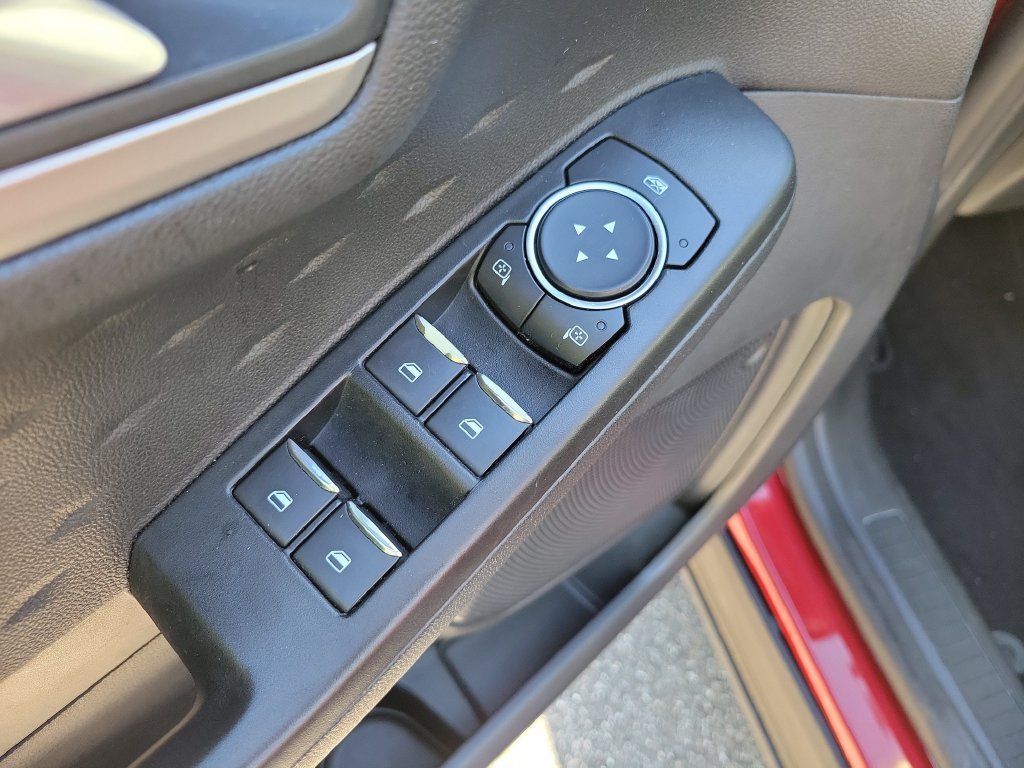 Used 2020 Red Metallic Ford SE image 20