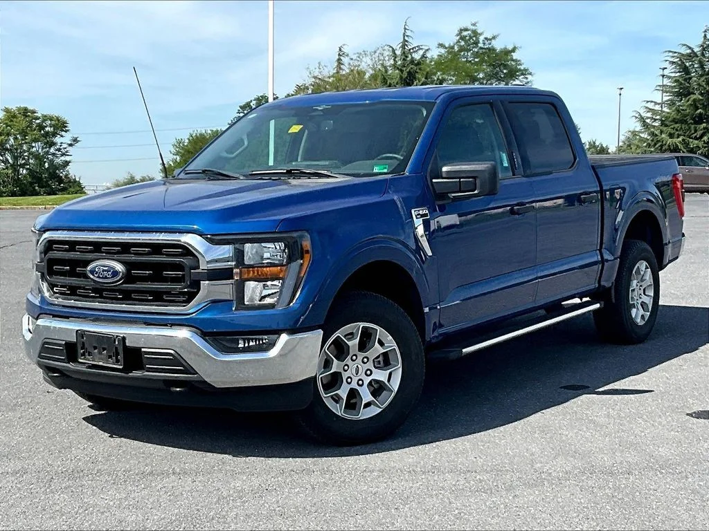 Used 2023 Blue Ford XLT image 3