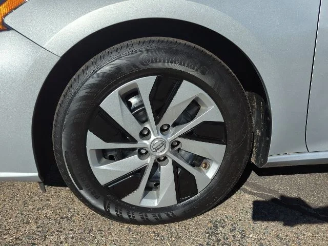 Used 2023 Silver Nissan 2.5 S image 24