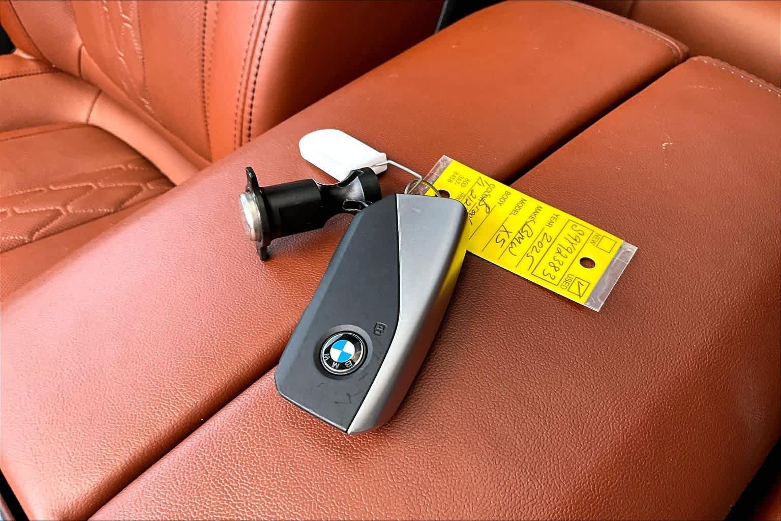 Used 2025 Brooklyn Grey Metallic BMW xDrive40i image 15