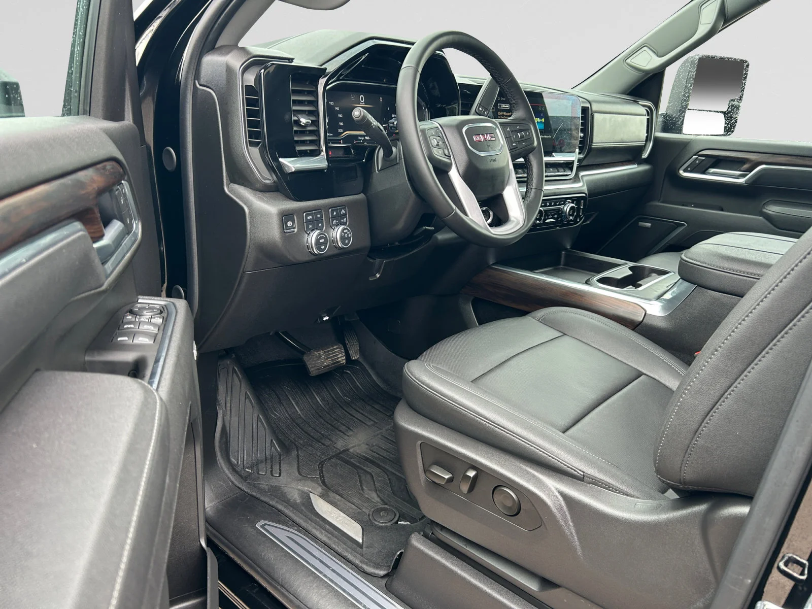 Used 2025 Onyx Black GMC SLT Crew 6.6L DIESEL Leather Sunroof 4x4 image 13