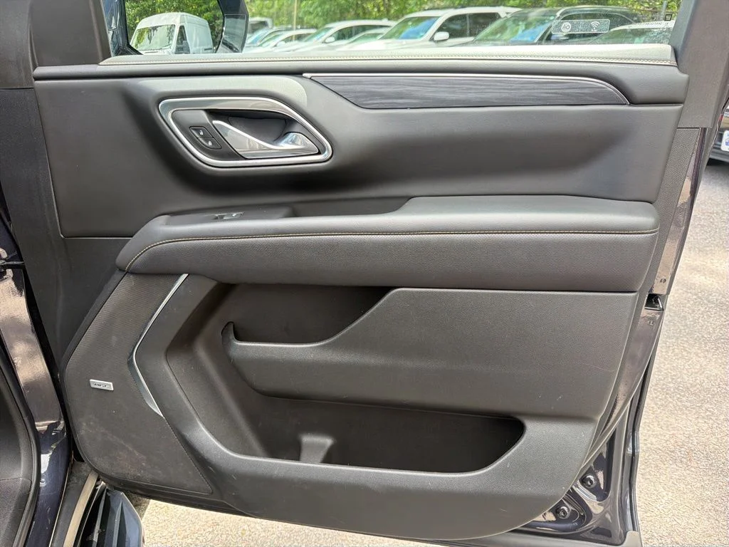 Used 2024 Silver GMC SLT image 31