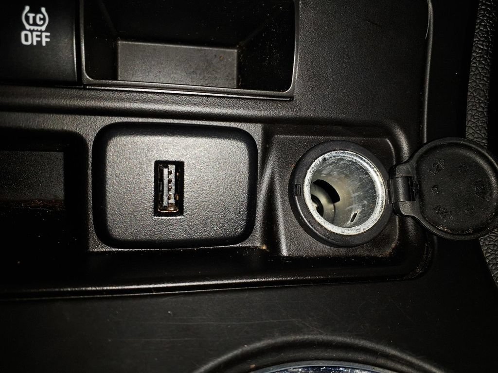 Used 2015 CARBON BLACK METALLIC GMC SLE image 23