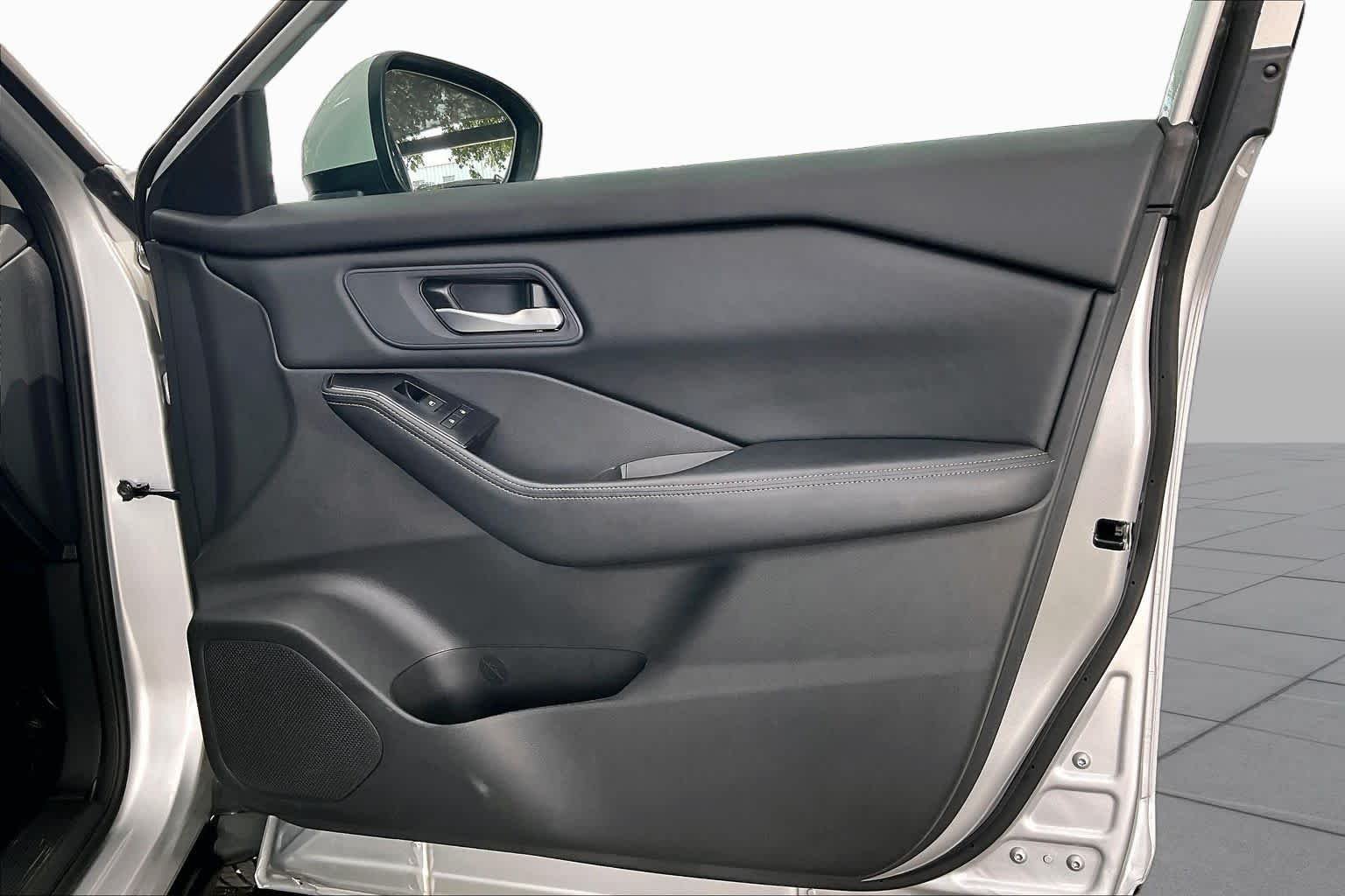 Used 2025 Brilliant Silver Metallic Nissan SV image 23