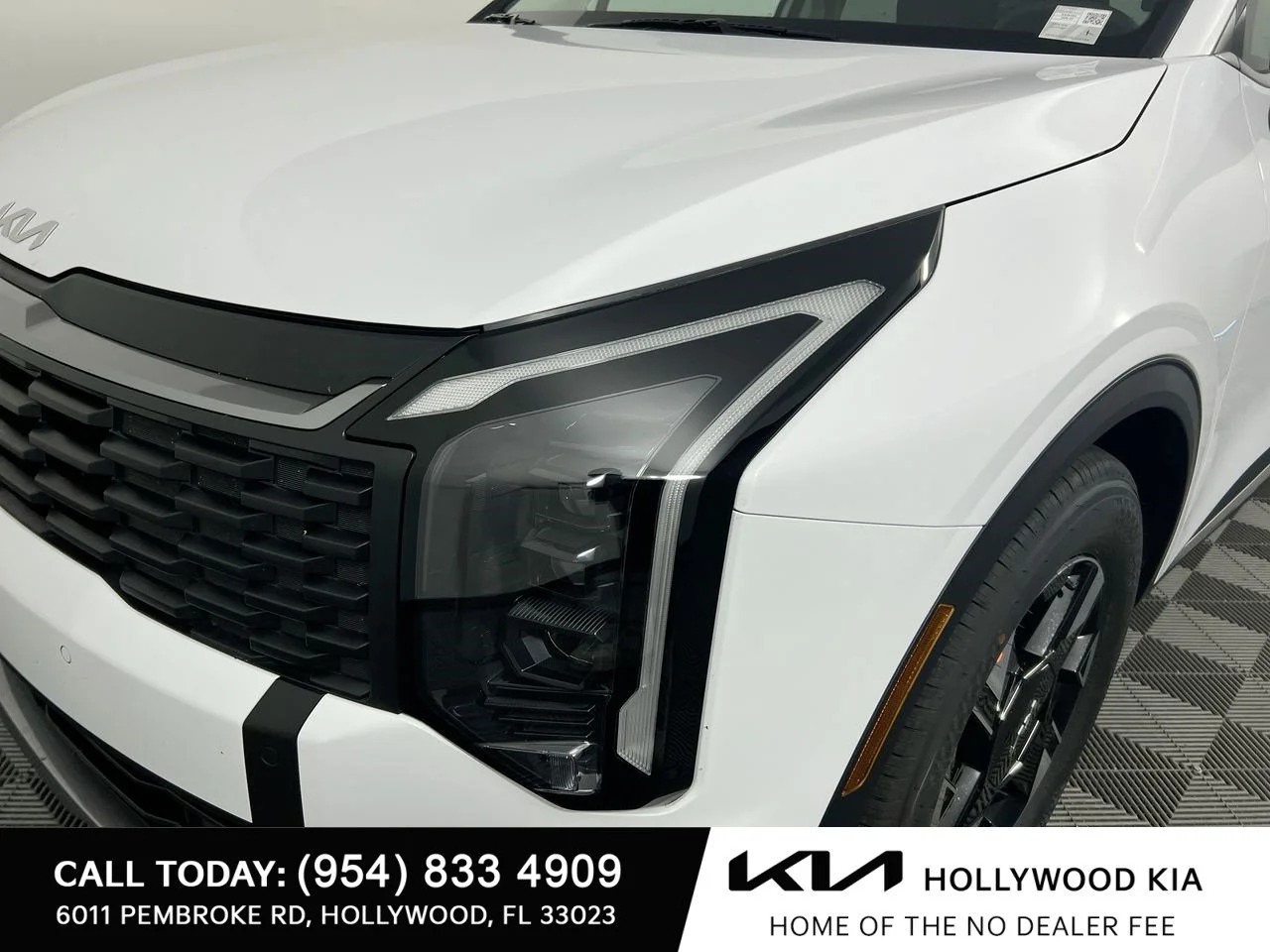 New 2026 Glacial White Pearl Kia LX image 10