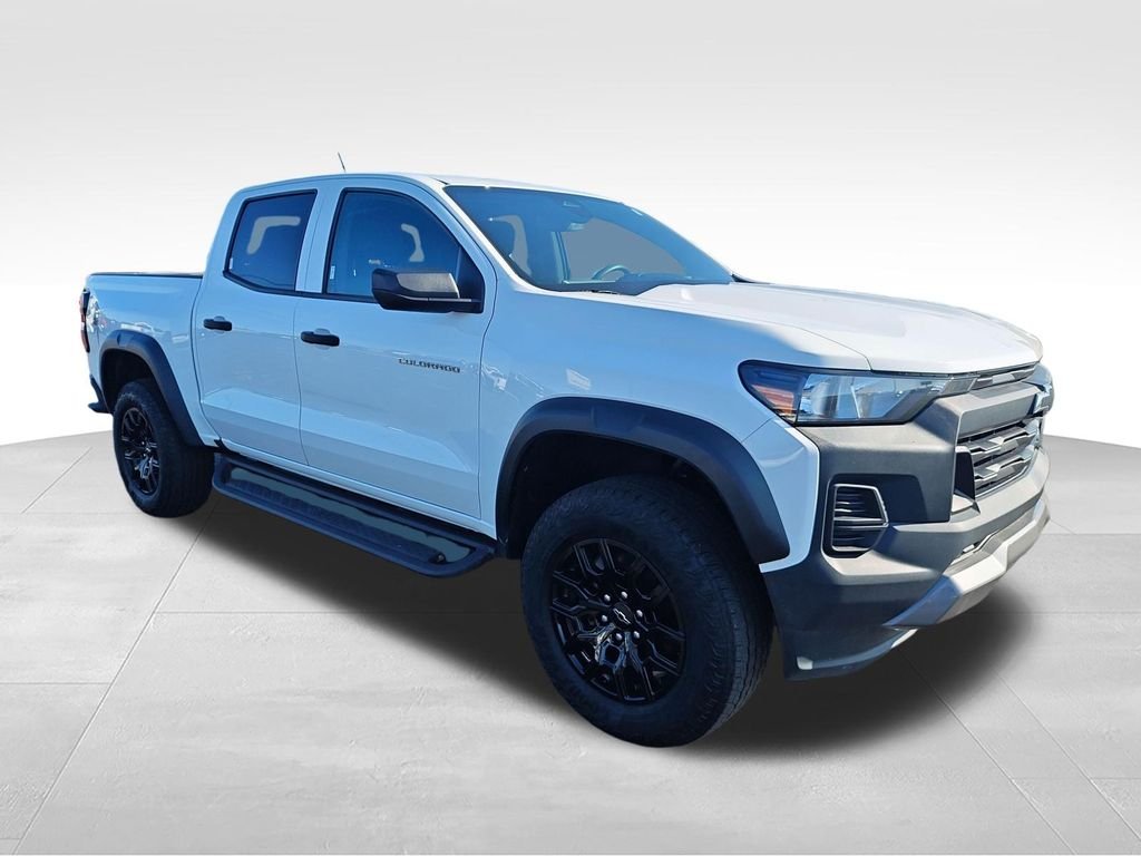 Used 2024 White Chevrolet Trail Boss image 9