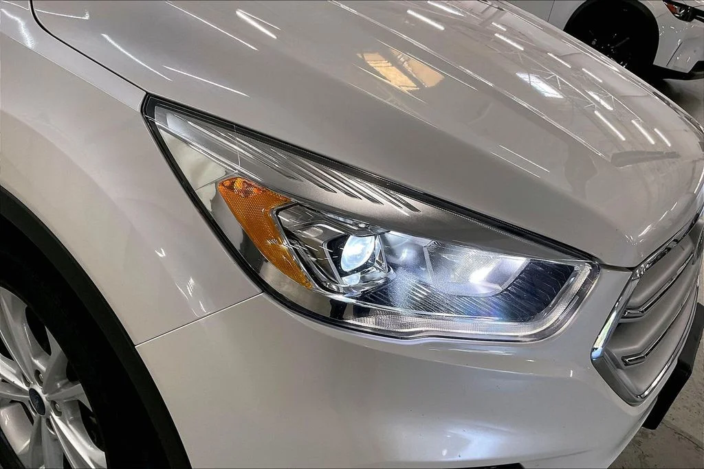 Used 2019 White Ford SEL image 28