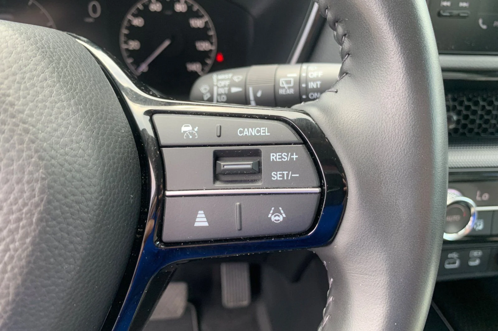 Used 2025 Red Honda EX-L image 29