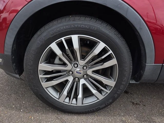 Used 2018 Ruby Red Metallic Ford Platinum image 28