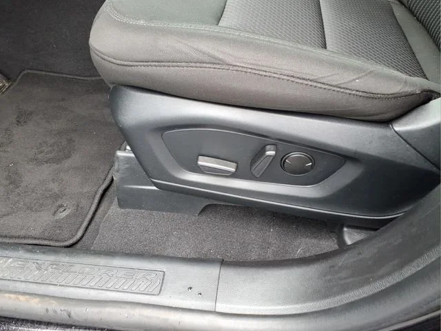 Used 2023 Black Ford XLT image 22