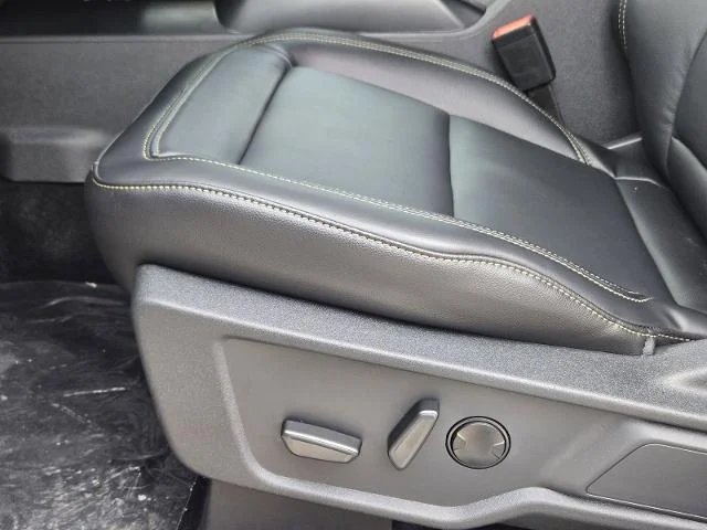 New 2025 Oxford White Ford Badlands® image 36