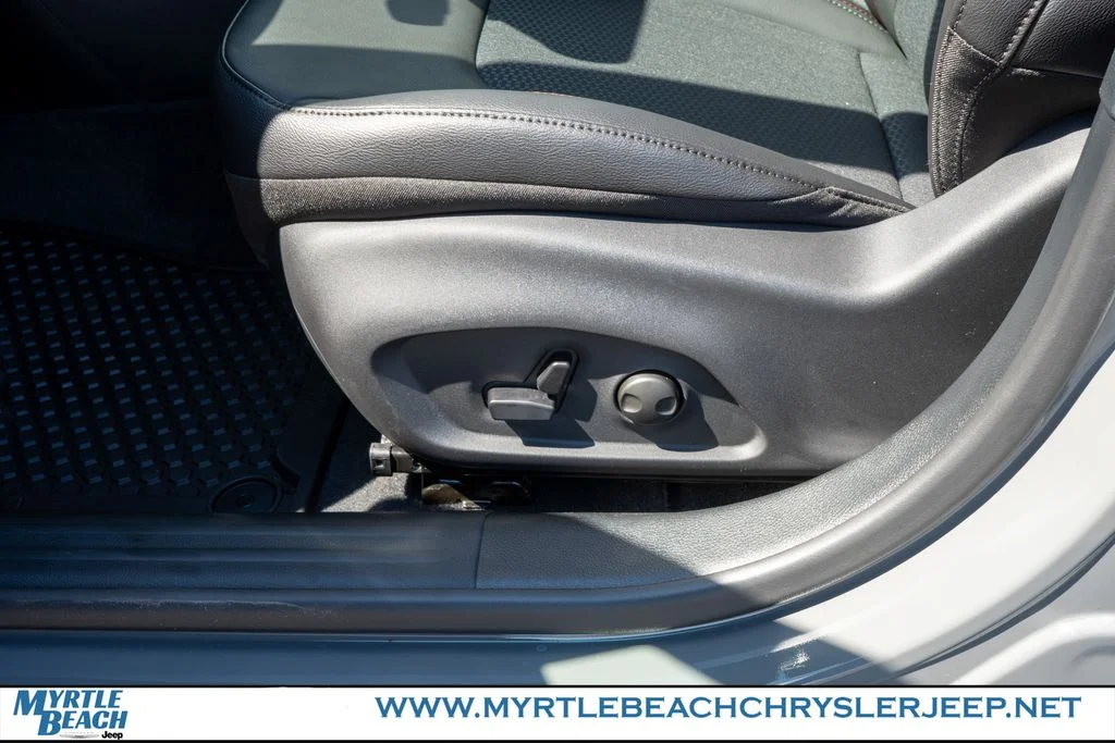 New 2026 Sting-Gray Clear-Coat Exterior Paint Jeep Trailhawk image 18