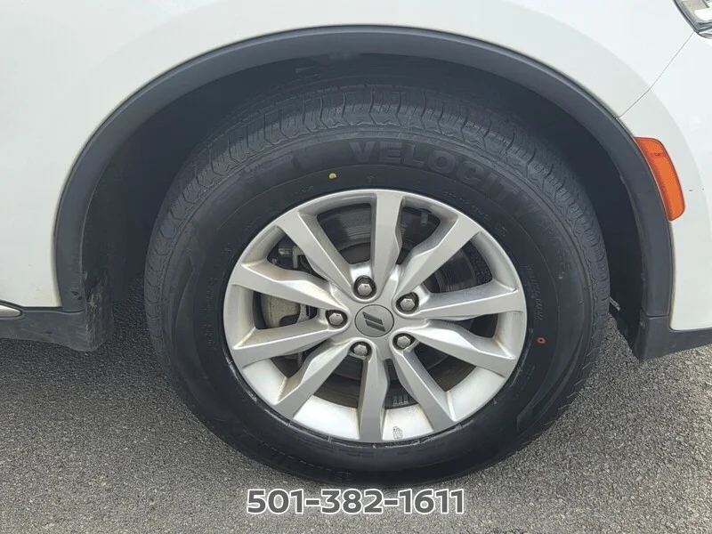 Used 2023 White DODGE SXT RWD image 17